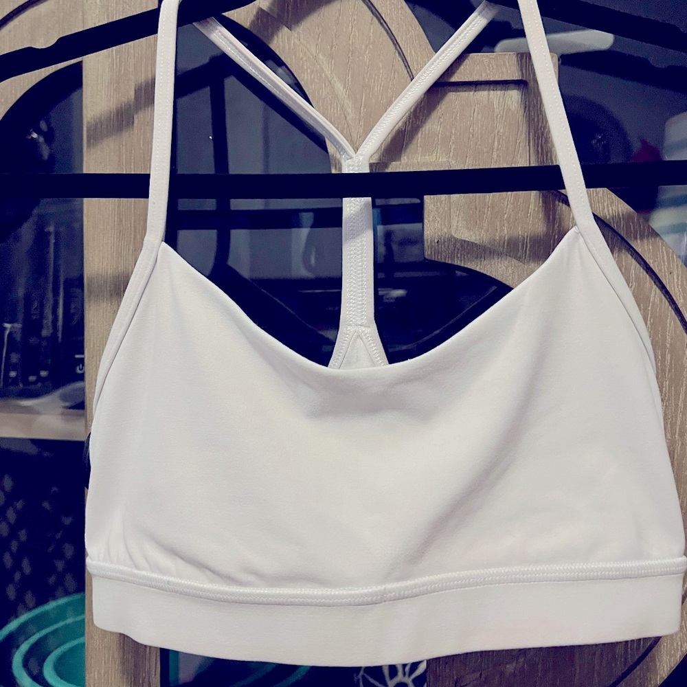 LULULEMON Flow Y Nulu Bra